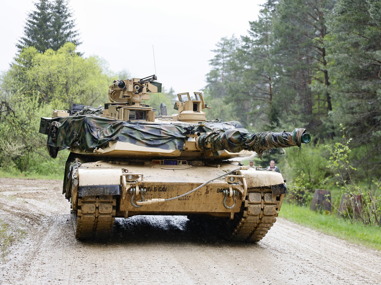 Министр обороны Блащак: 14 танков Abrams прибудут в Польшу в июне