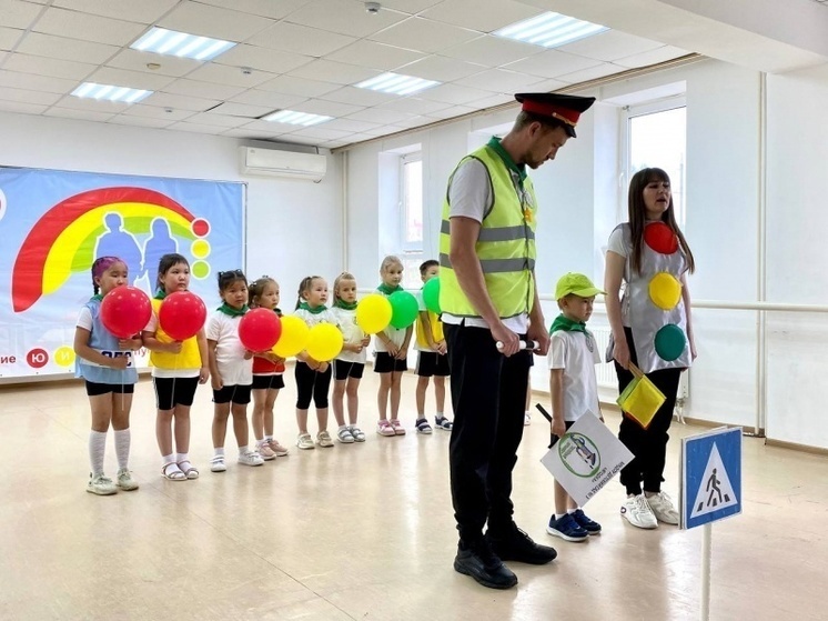 Накануне в Элисте состоялся конкурс «Папа, мама, я – ЮПИДовская семья»