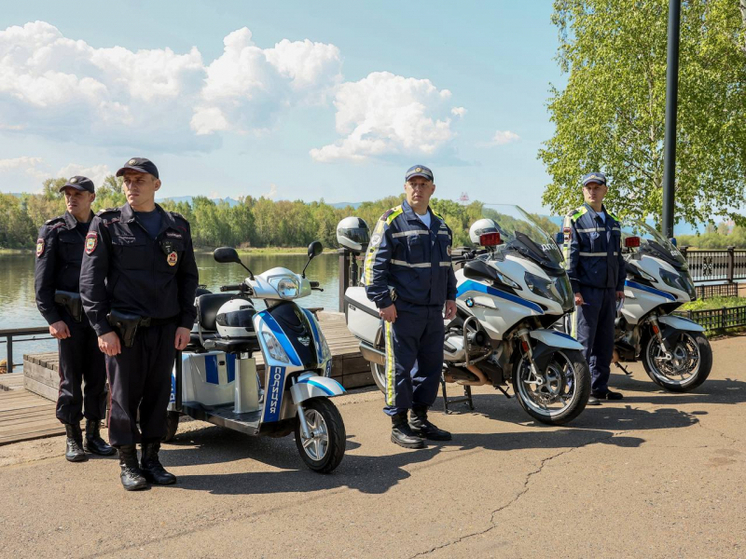 Полицейские открыли летний сезон работы в туристических местах Красноярска