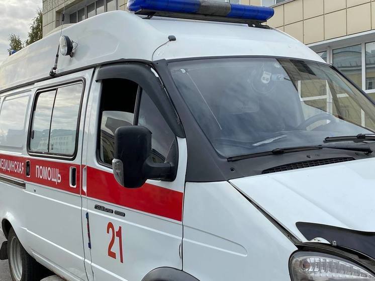 «Был весь в крови»: ребенок на самокате попал под колеса автомобиля в центре Барнаула