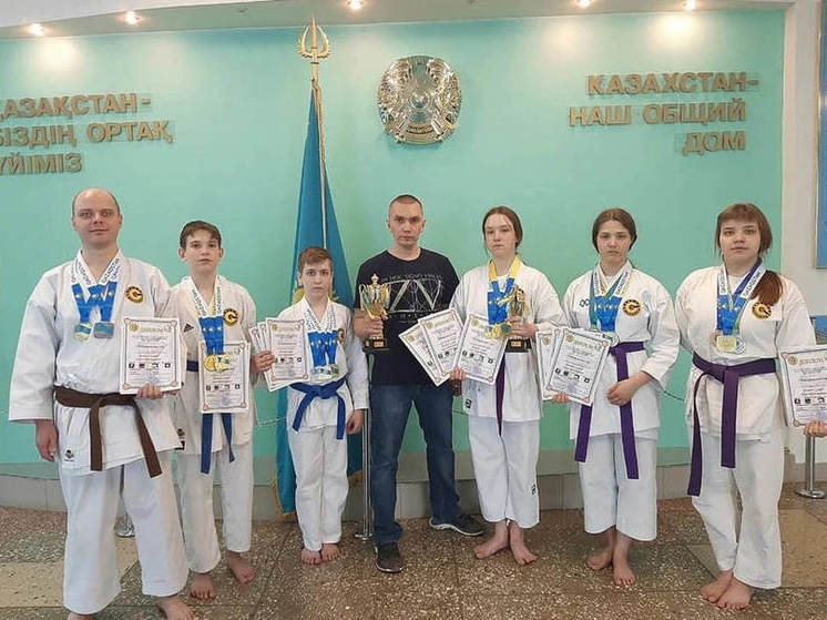 Томские каратисты завоевали 17 медалей на международном турнире