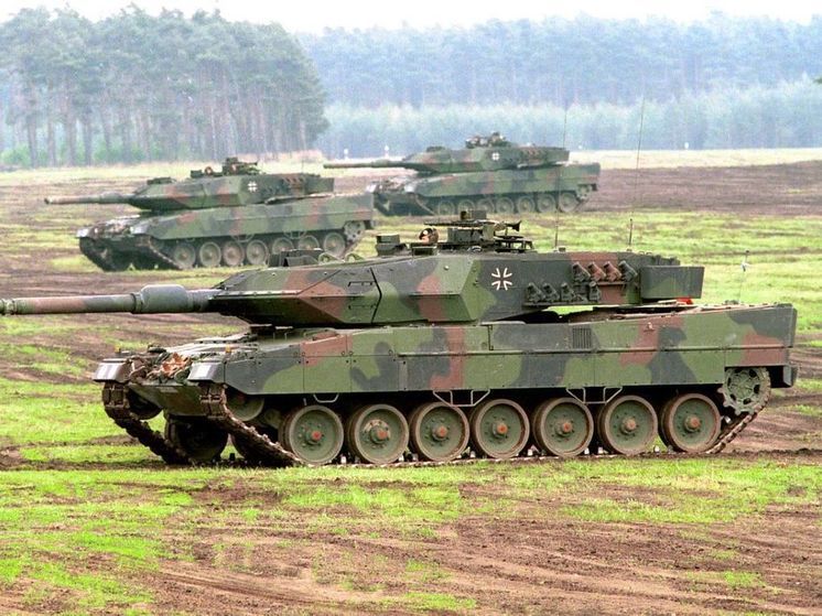 «РВ» опубликовала кадры танков Leopard, переданных Западом ВСУ, вблизи фронта