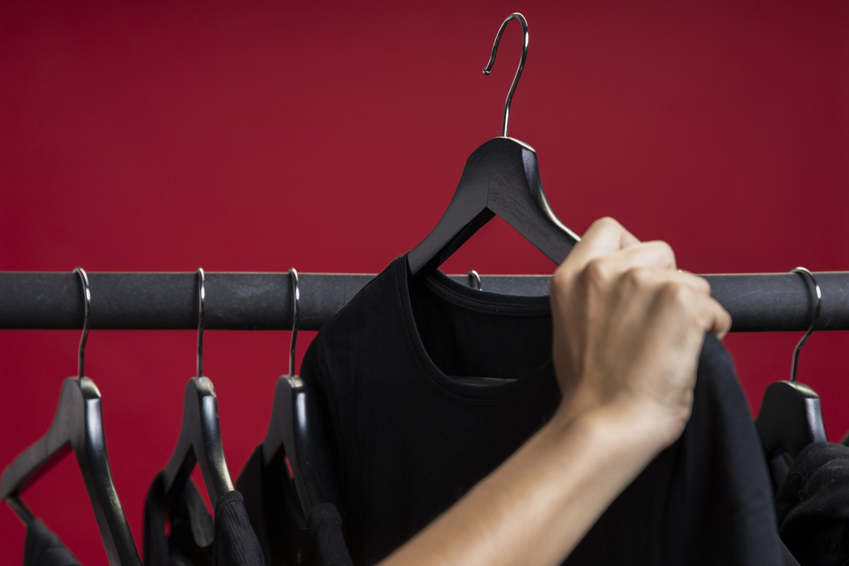 жалко носить вещи.