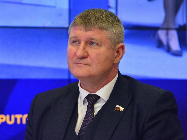 Депутат Шеремет назвал политической слепотой заявления Уоллеса о возможности захвата Крыма ВСУ