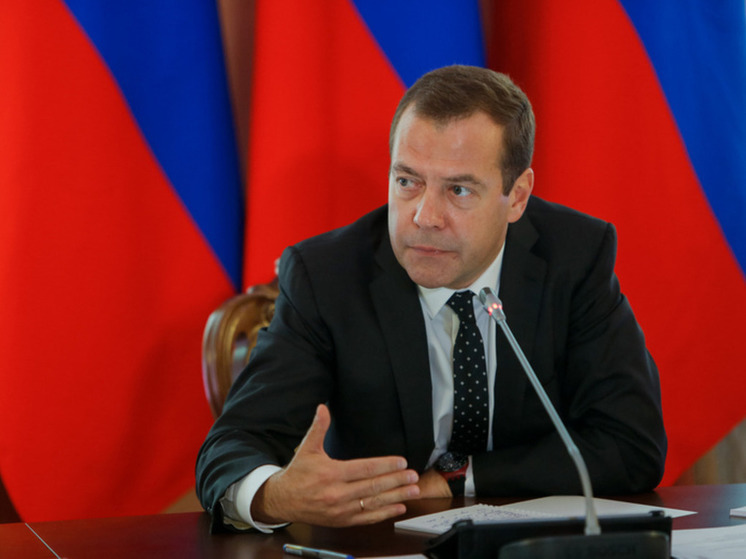 Медведев заявил, что уехавшие не вернутся к “светлому” европейскому прошлому