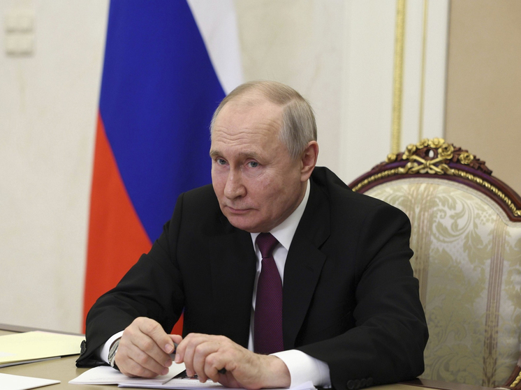 Экс-разведчик США Риттер: Путин заработал для России миллиарды, несмотря на санкции