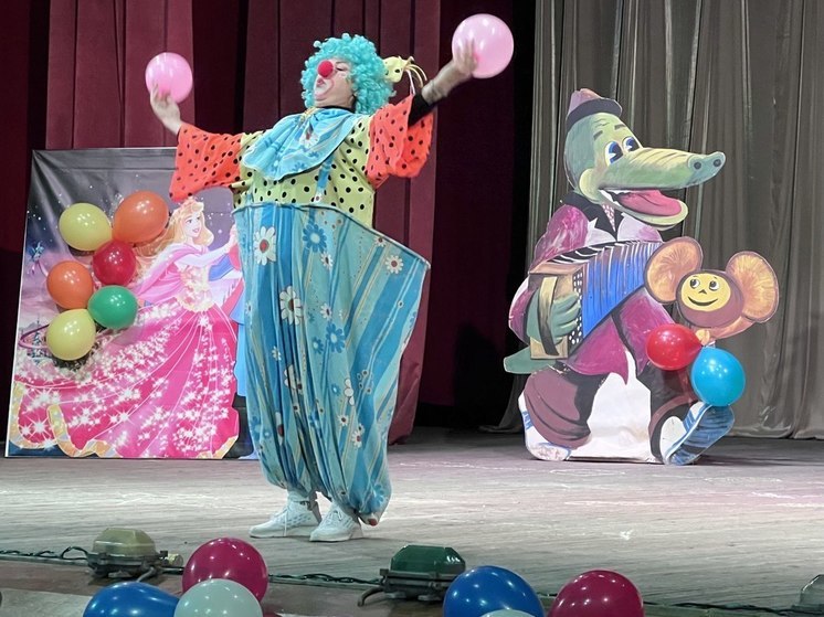 Клоун и солдатская каша: детям военного гарнизона в Бурятии устроили веселый праздник