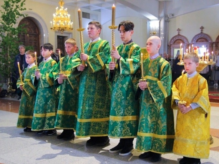 В хабаровском крае отслужили литургию в праздник Святой Троицы
