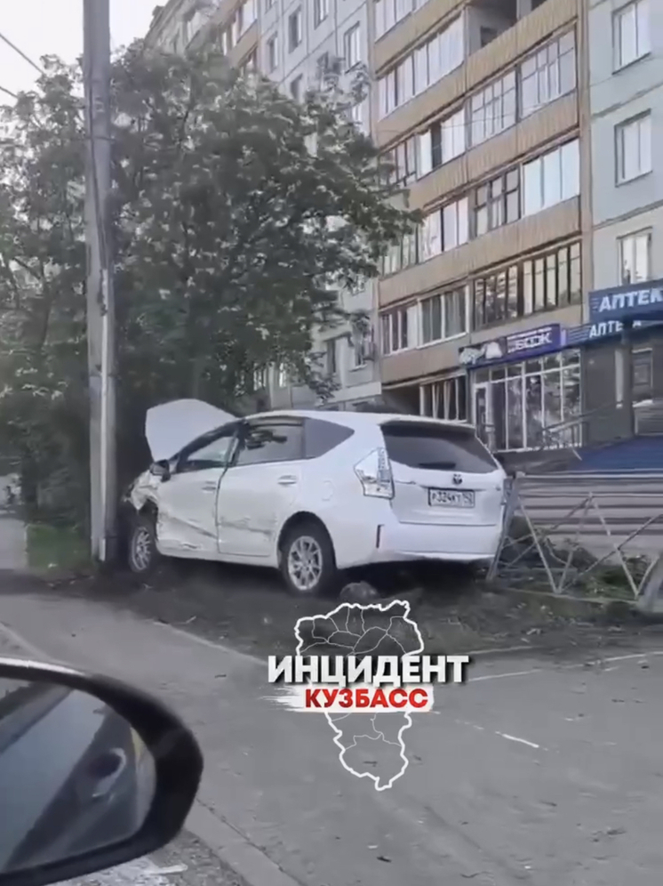 Жёсткое ДТП произошло на кемеровском перекрёстке