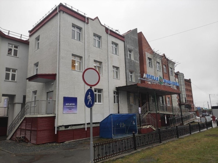 В Салехарде закончился первый этап капремонта детской поликлиники