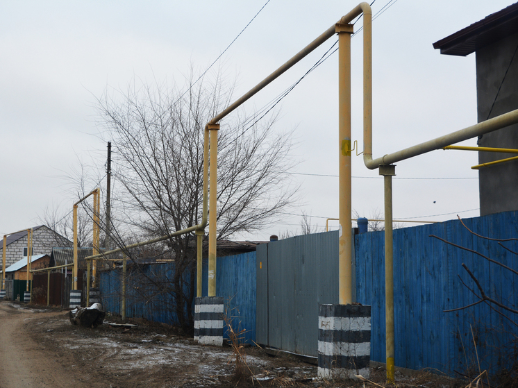 Жители Астраханской области пожаловались на запах газа на улице