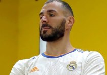35-летний французский нападающий, капитан мадридского "Реала" Карим Мостафа Бензема ушел из команды