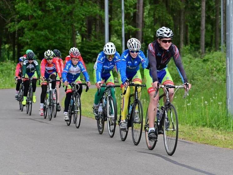 Больше 100 велосипедистов объединила гонка в Великих Луках