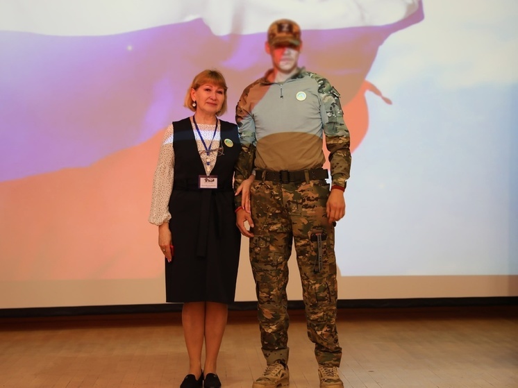 Боец СВО из Белоярска вернулся домой и рассказал школьникам о быте на передовой