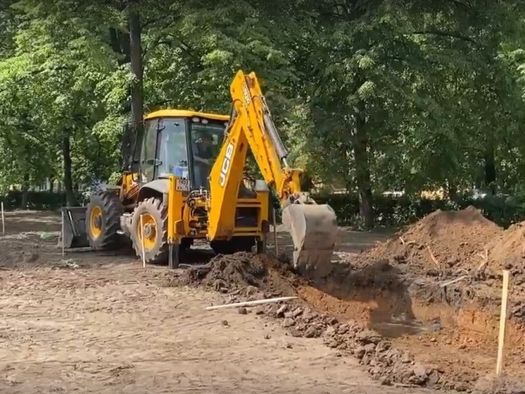 В Ярославле начались работы по благоустройству скверов на площади Труда