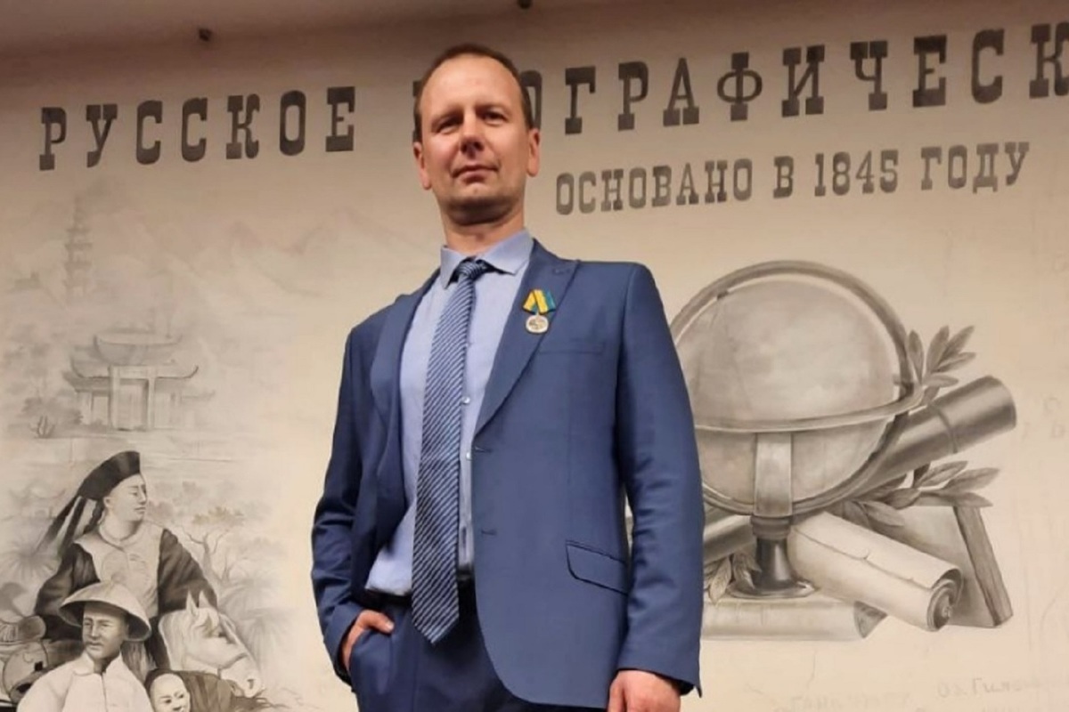 Руководитель Костромского отделения РГО получил ведомственную медаль от Минобороны