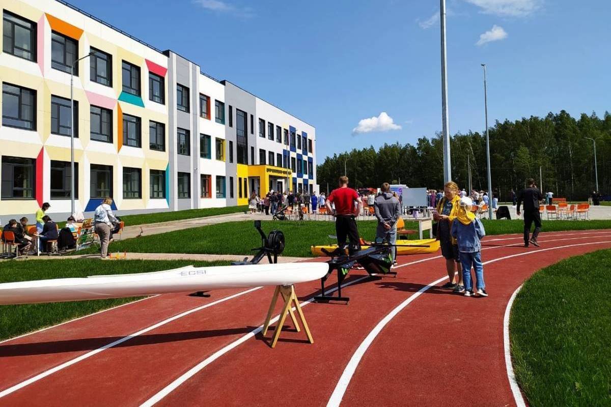На территории новой школы в костромском микрорайоне поселок Волжский состоялось мероприятие, приуроченное к Международному дню защиты детей