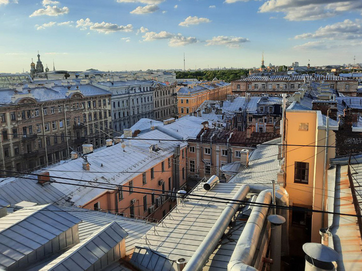 Крыша едет: почему полиция обратила внимание на гидов-руферов с Невского проспекта
