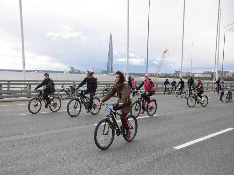 В Петербурге 13 тысяч человек приняли участие в благотворительном велопараде