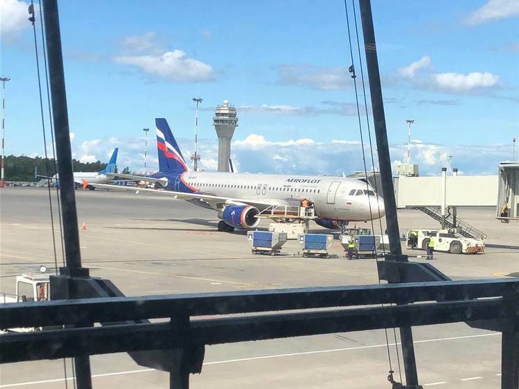 В Мурманске задерживается вылет самолета в Калугу и Сочи