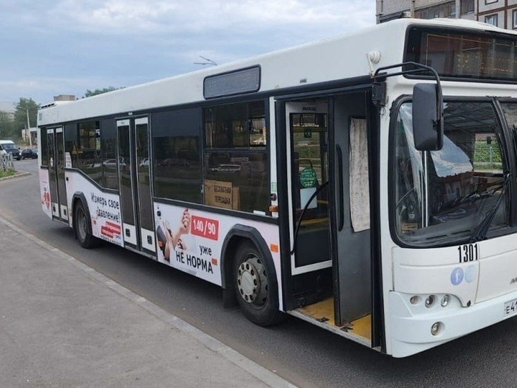 Автобусы, напоминающие о необходимости контроля артериального давления, вышли на улицы Вологды и Череповца