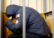 В Мурманске озвучили приговор по делу северянина, которого подозревали в виновности в смертельном ДТП. Мужчина сел за руль пьяным и без прав, после чего сбил дорожного рабочего.