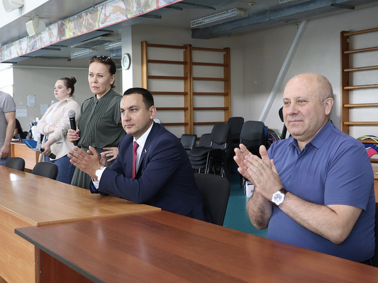 Новый помост и гимнастический ковер появятся в спортивной школе