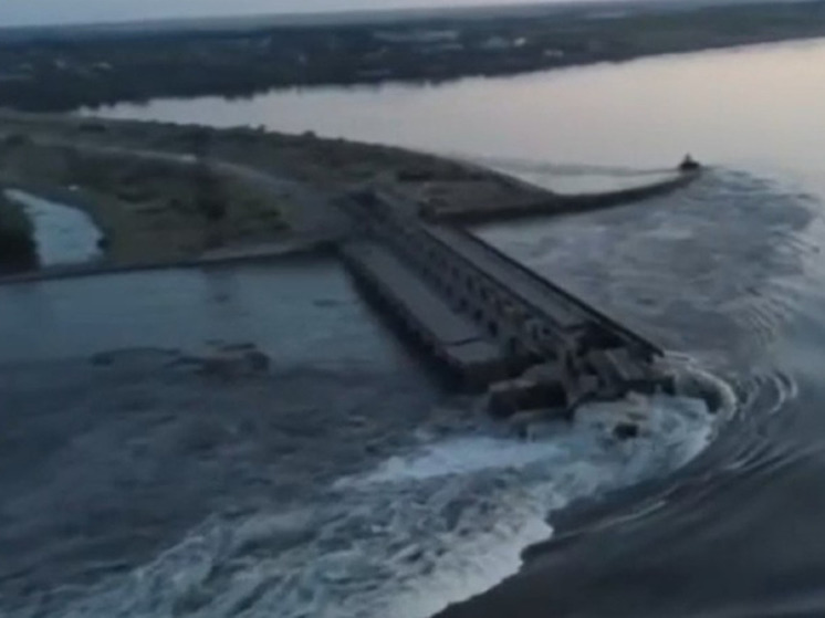 CNN: ситуация на разрушенной Каховской ГЭС может изменить планы Киева по контрнаступлению