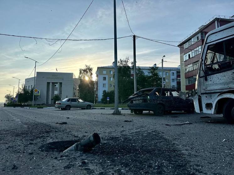 Украинский дрон сбросил боеприпас на пожарных в Шебекино