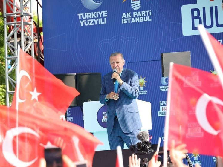 Эрдоган предложил Владимиру Путину создать комиссию для расследования инцидента с Каховской ГЭС