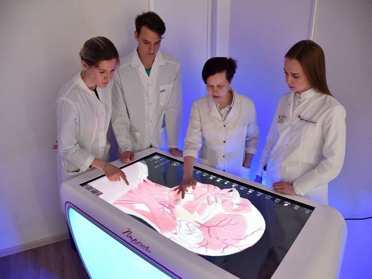 10 свердловских школ создадут медицинские классы