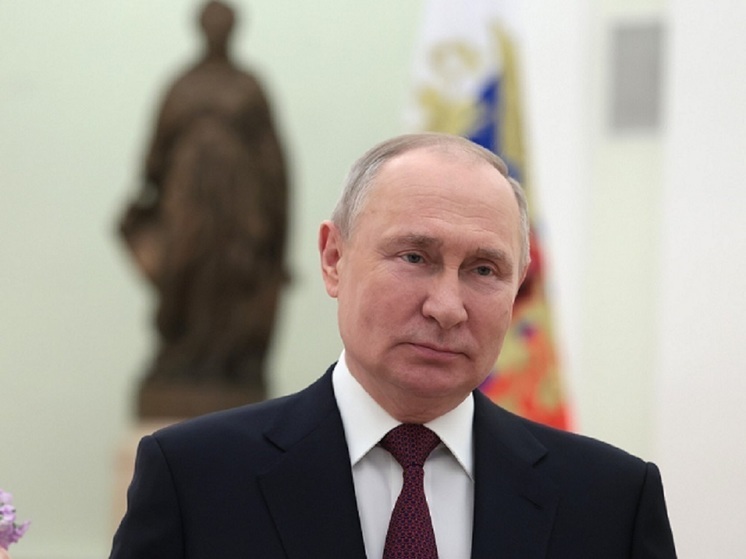 Президент России Владимир Путин назвал разрушение Каховской ГЭС варварской акцией Киева