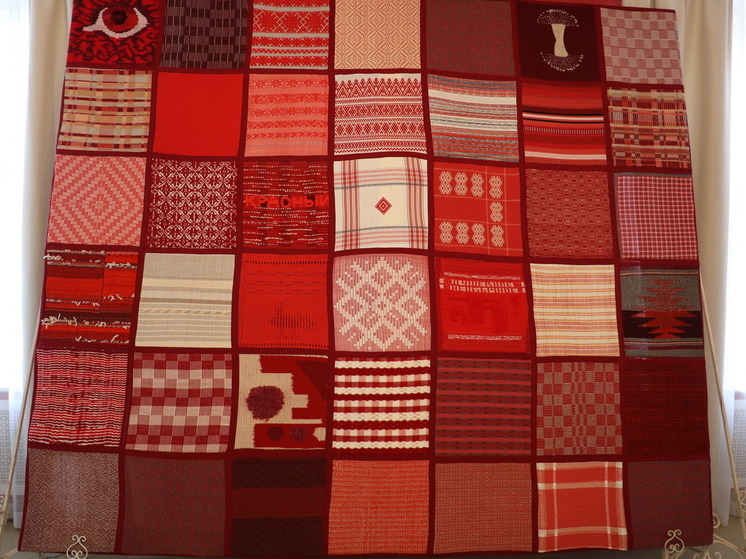 Различные техники ткачества представили на новой экспозиции в Вологде
