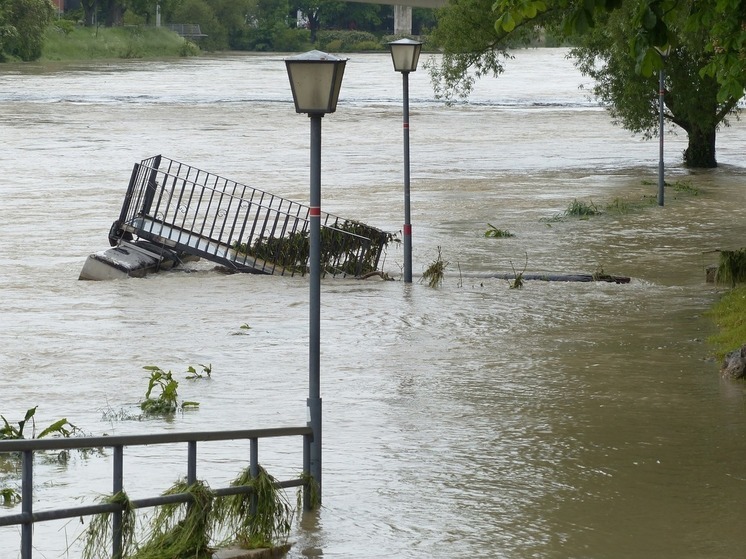 Мэр Новой Каховки Леонтьев: уровень воды после затопления снизился на 1,2 метра