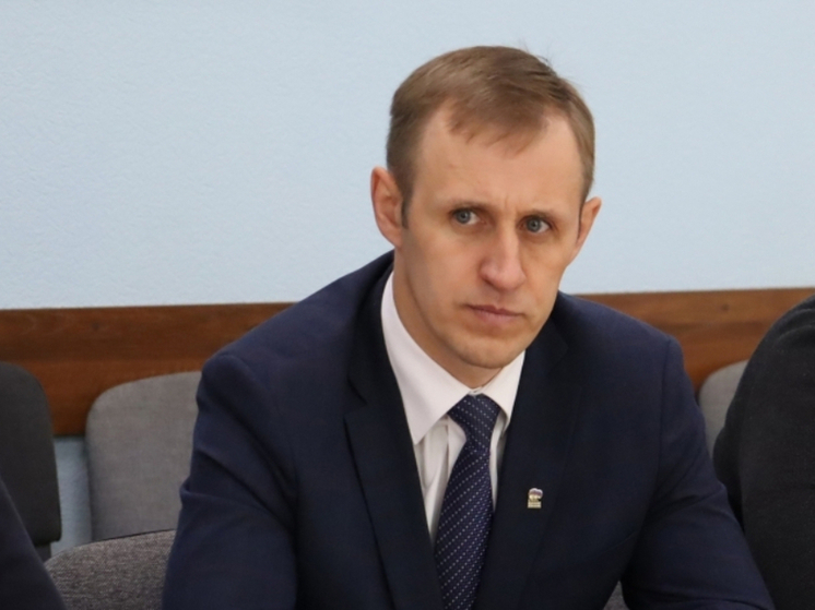 Депутатский мандат Динара Курманова в Омском Заксобрании передали Дмитрию Головину