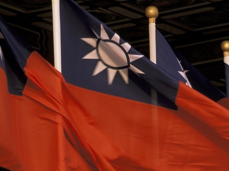 Минобороны Тайваня заявило о приближении 37 китайских самолетов к острову за полдня