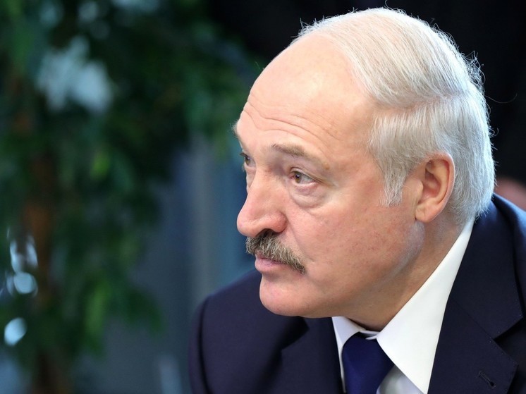 Лукашенко заявил, что нужно остановить украинский конфликт, а не искать его причины
