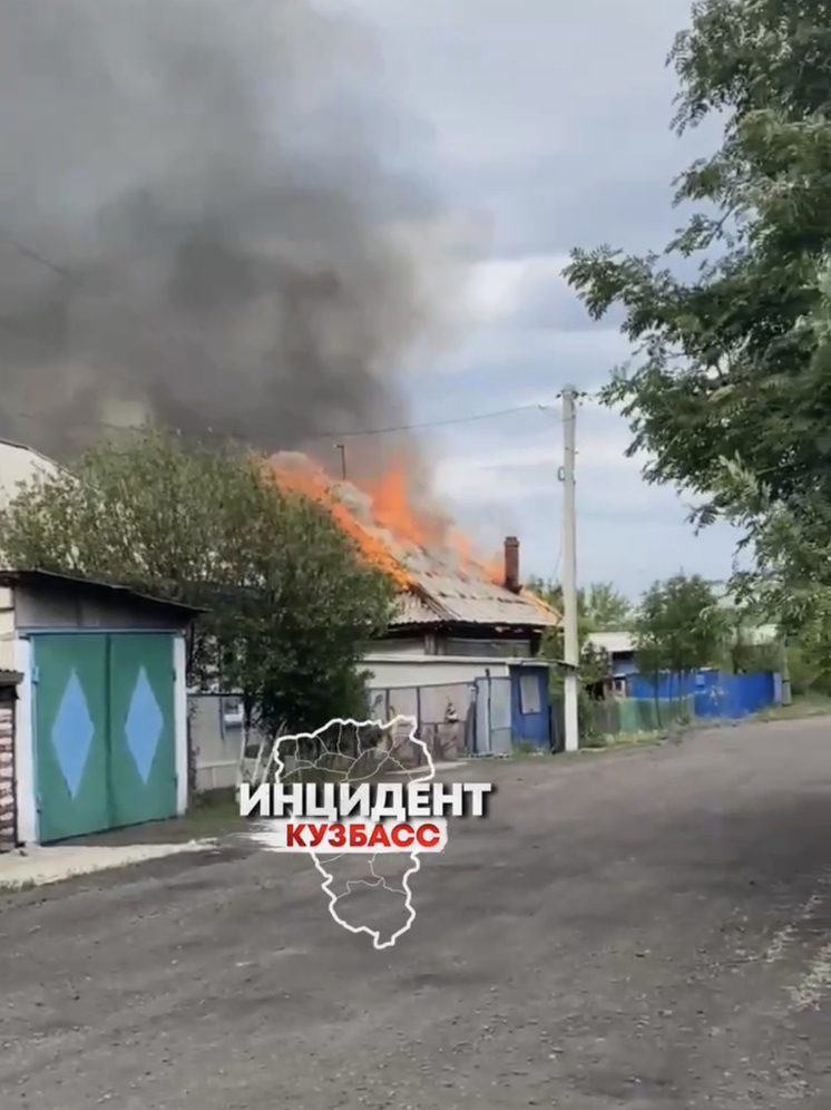 Соцсети: в Киселёвске вспыхнул частный дом