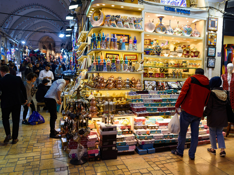 Инфляция съедает изменения в курсе валюты, а торговцы пытаются нажиться на туристах