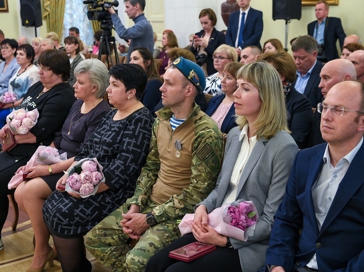 Глава Карелии вручил государственные награды выдающимся землякам