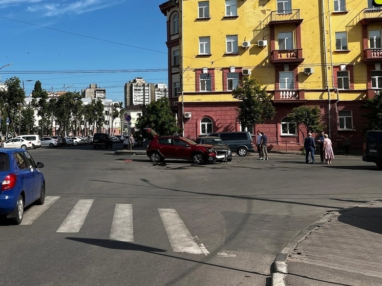 В Орле при столкновении двух авто травмировалась женщина