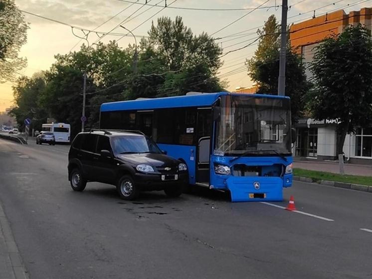 66-летняя пассажирка автобуса попала в больницу после ДТП в Брянске