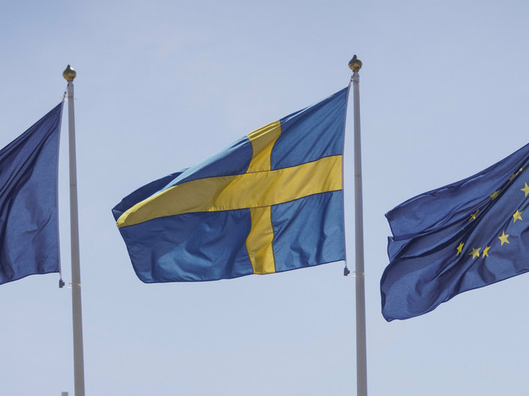 Премьер Швеции допустил размещение войск НАТО в стране до вступления в альянс