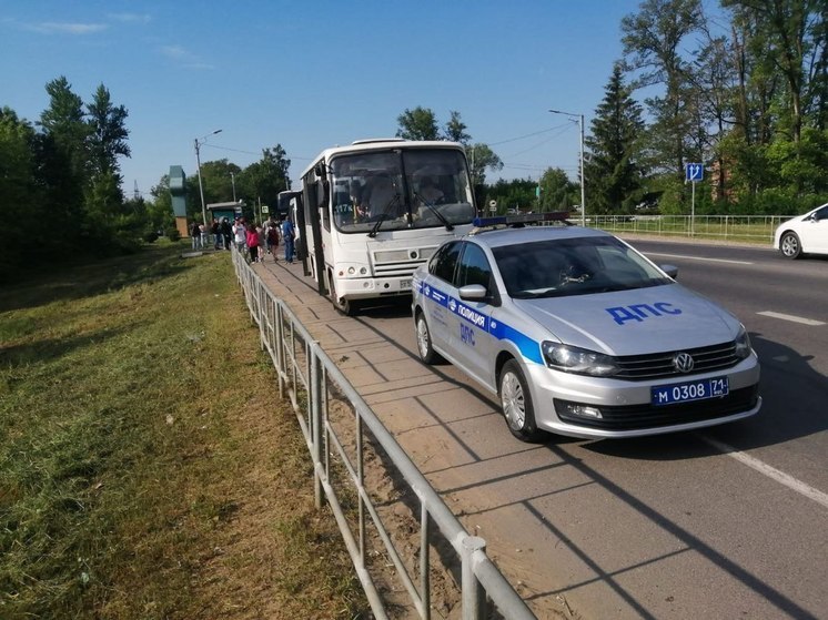 В Тульской области пассажиров автобуса №117К возил водитель без прав