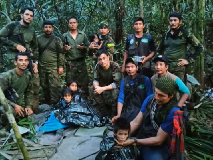 В Колумбии через 40 дней после авиакатастрофы в джунглях  обнаружили четырех выживших   детей