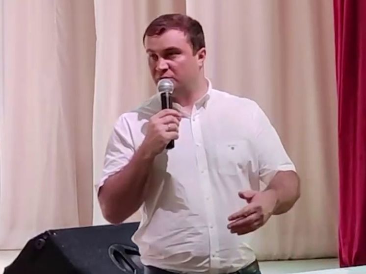 Глава Омской области Виталий Хоценко встретился с жителями Нововаршавского района