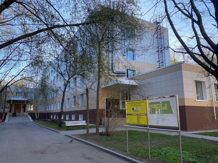 В Петербурге отремонтировали фасад и крышу больницы Святого Праведного Иоанна Кронштадтского