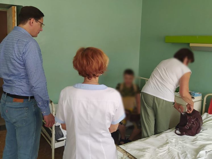 Глава Кисловодска Евгений Моисеев навестил в больнице пострадавшего в ДТП мальчика