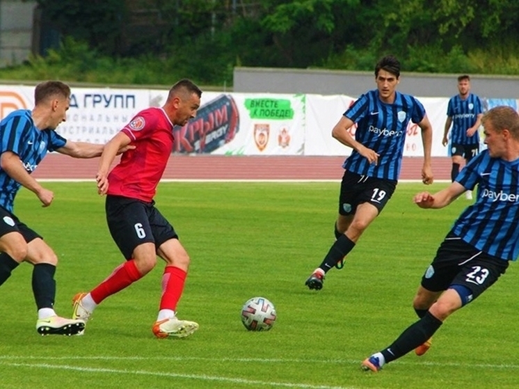 В Симферополе был прерван матч с участием "Таври"