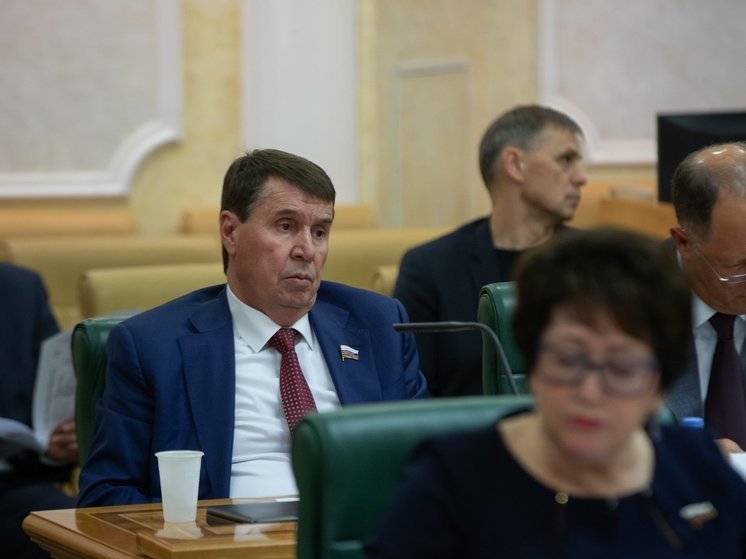 Сенатор Цеков: Украина должна передать 3 области после переговоров с РФ